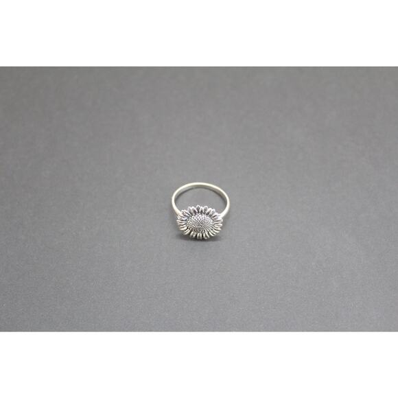 Sterling Silver Sunflower Ring - Picture 4 of 7